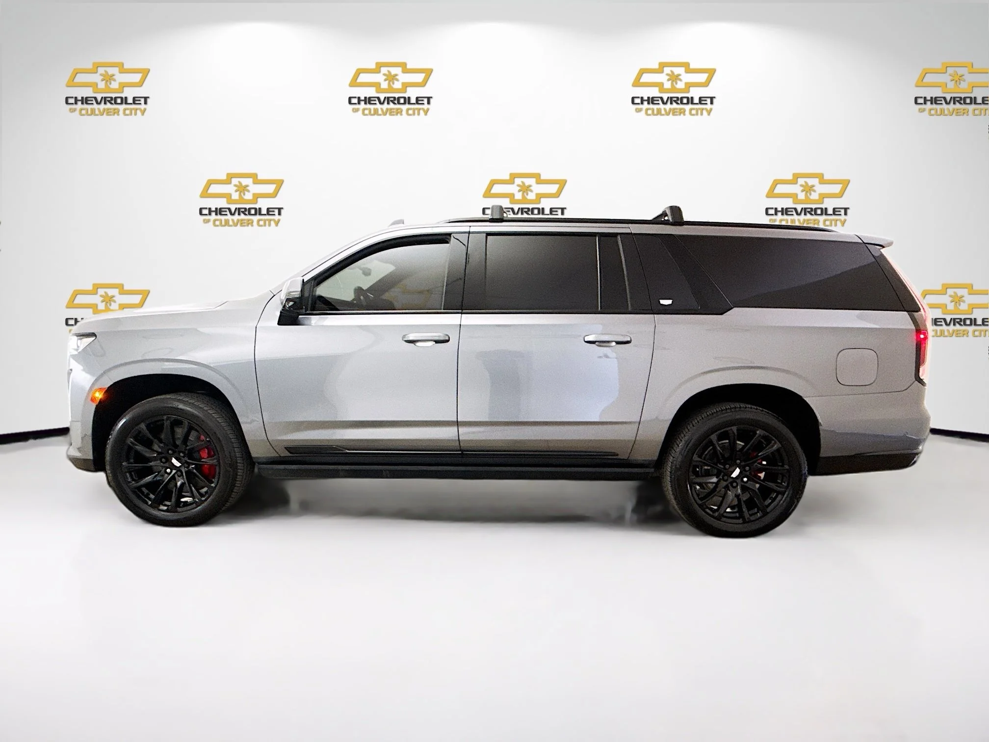 Used 2022 Satin Steel Metallic Cadillac Sport Platinum image 5