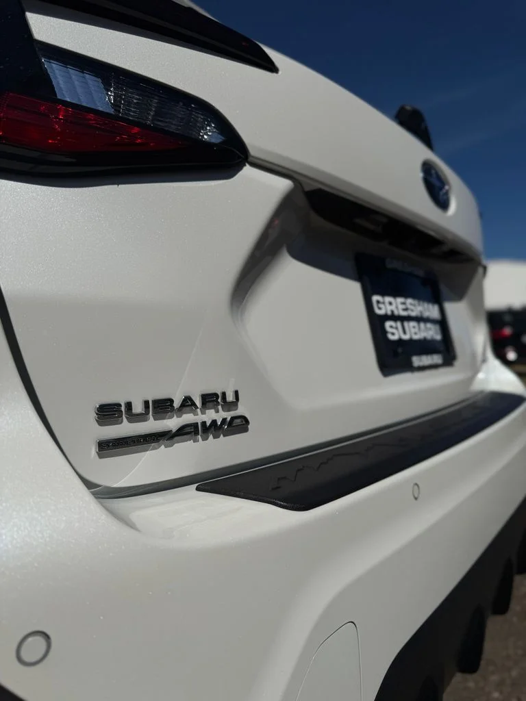 Used 2025 Crystal White Pearl Subaru Limited image 41