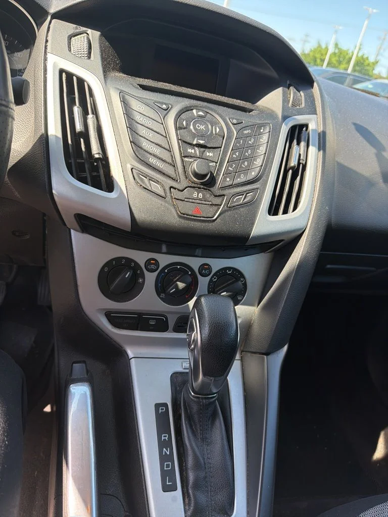 Used 2013 Silver Ford SE image 5