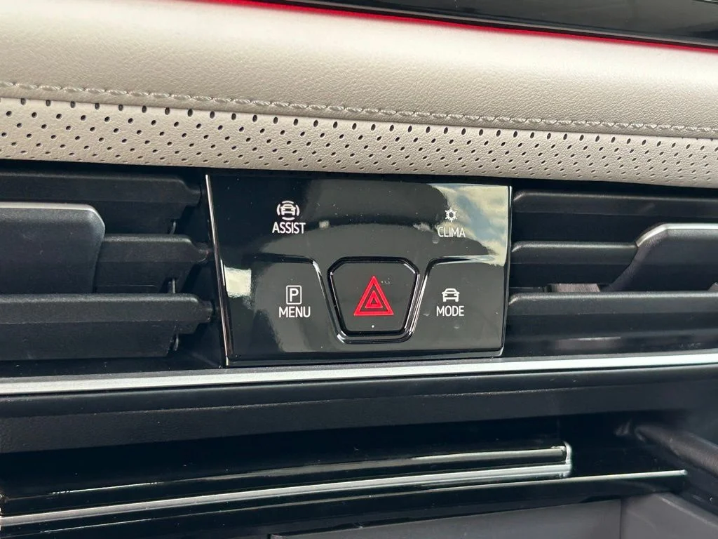2026 Volkswagen Atlas Cross Sport SEL Premium R-LINE - Photo 32