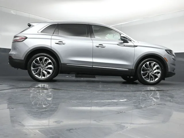 Used 2023 Silver Lincoln Reserve image 45