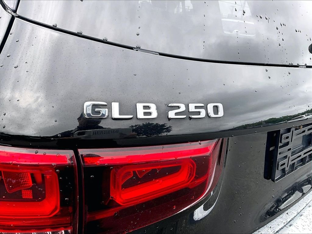 Used 2020 Cosmos Black Metallic Mercedes-Benz GLB 250 image 28