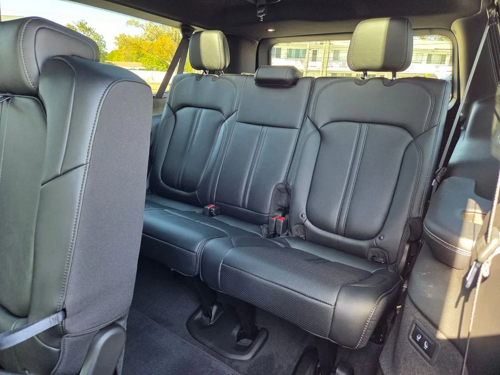 New 2026 Baltic Gray Metallic Clearcoat Jeep Summit Obsidian image 15
