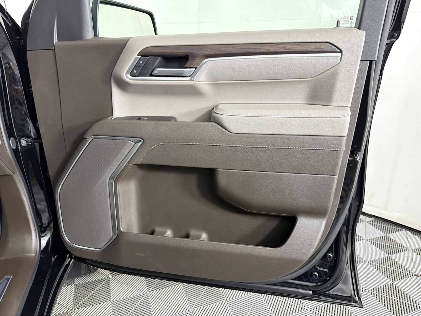 2026 GMC Sierra 1500 SLT - Photo 12