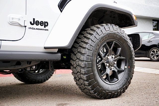 New 2025 Bright White Clear-Coat Exterior Paint Jeep Willys image 9