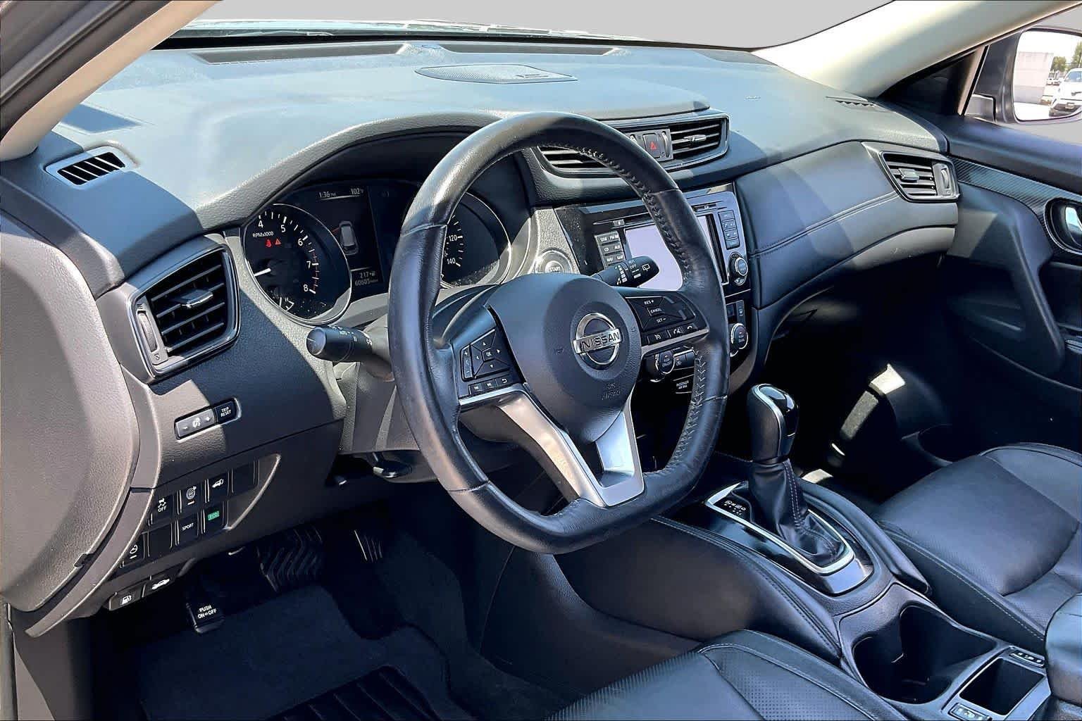 Used 2017 Gun Metallic Nissan SL image 16