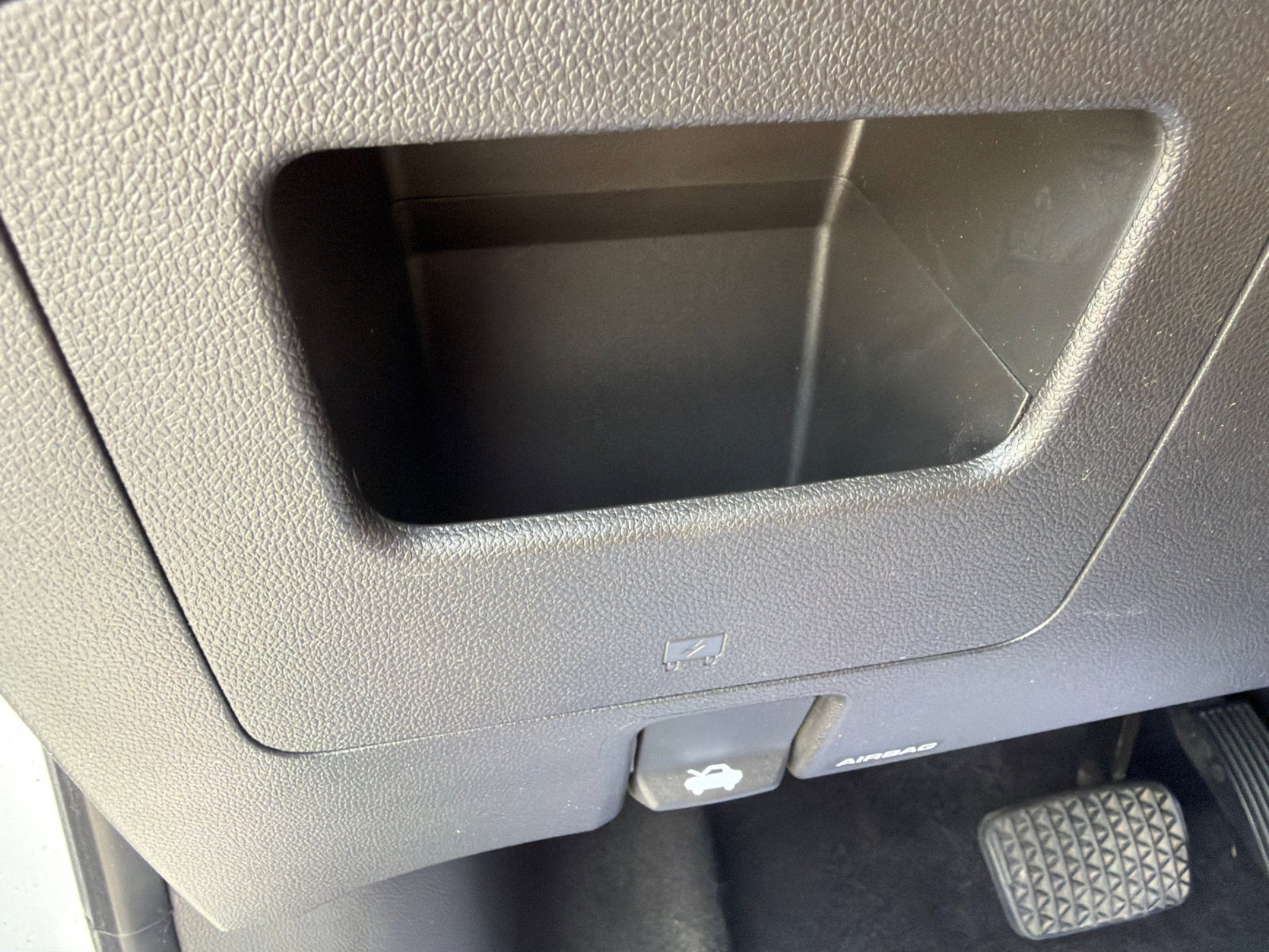 Used 2022 Summit White Chevrolet LS image 31