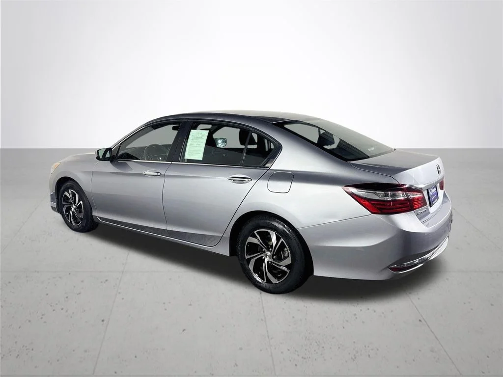 Used 2016 Silver Honda LX image 8