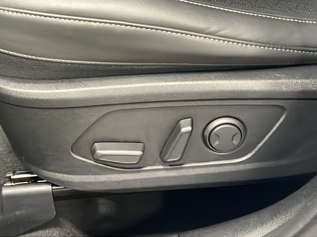 Used 2023 White Kia SX image 18