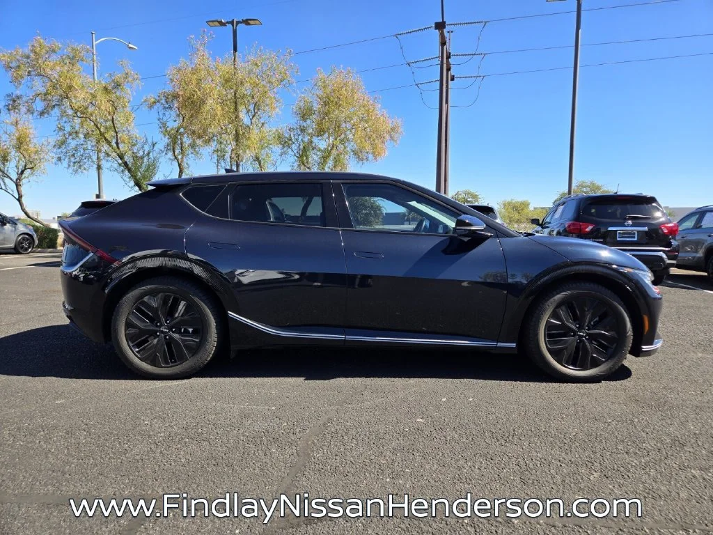 Used 2022 Blue Kia Wind image 7