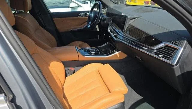 Used 2025 Gray BMW xDrive40i image 7