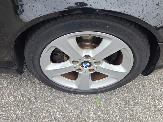 Used 2005  BMW 330i image 16
