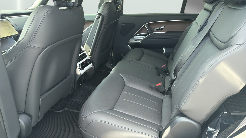 New 2026 Fuji White Land Rover SE image 18
