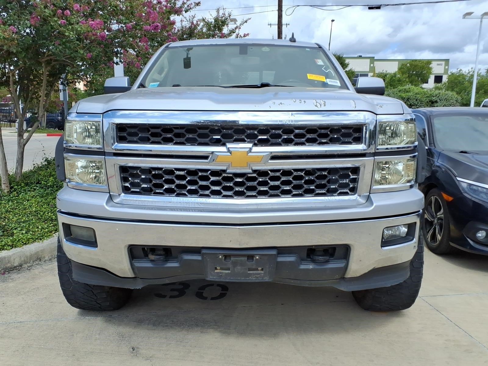 Used 2015 Silver Ice Metallic Chevrolet LT image 2