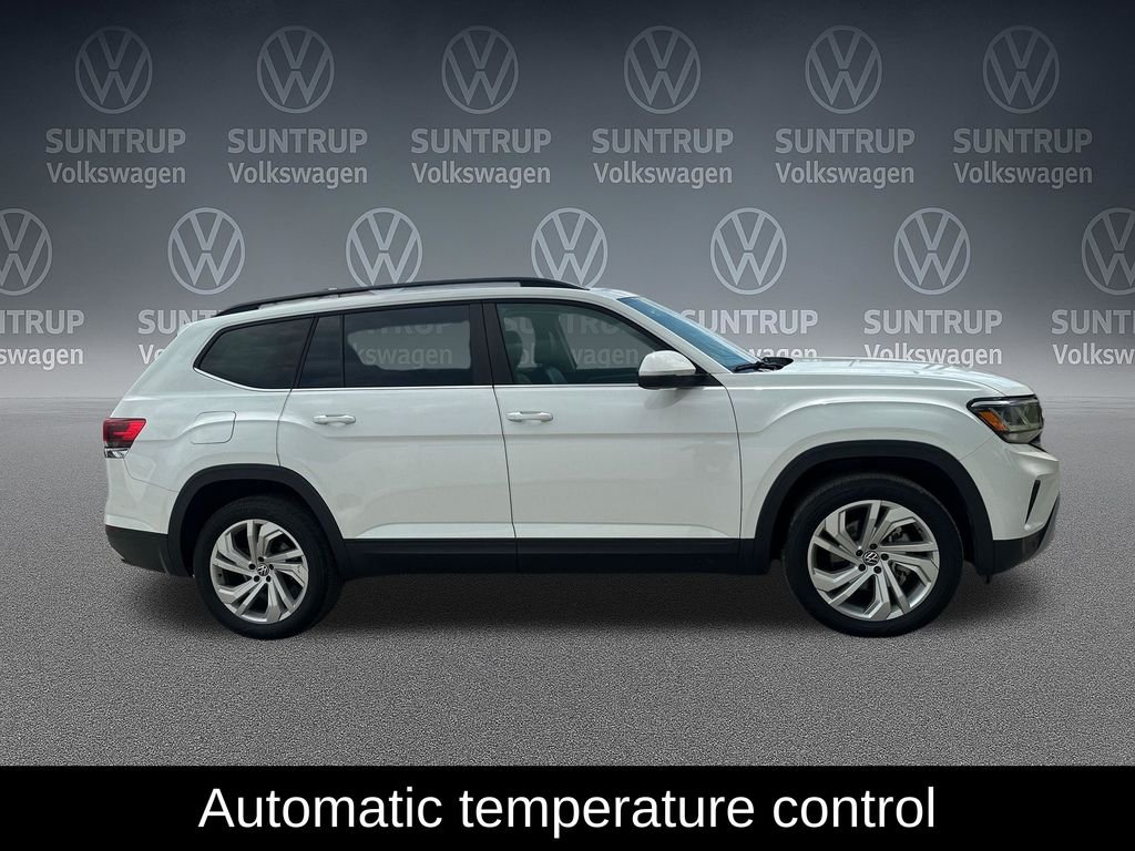 Used 2023 White Volkswagen 2.0T SE w/Technology image 8