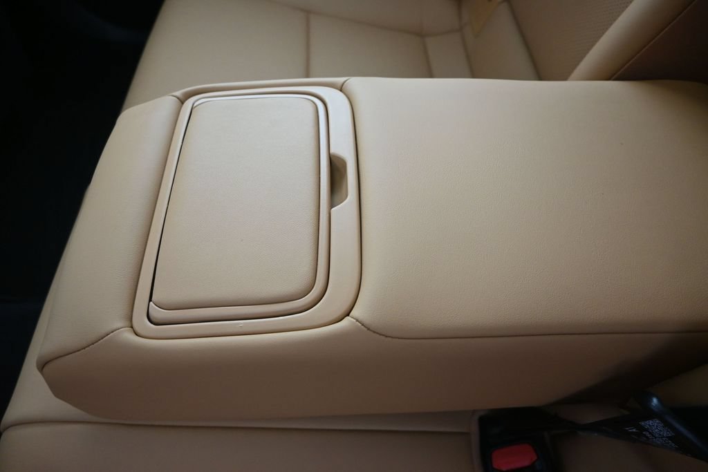 Used 2024 White Lexus 350 image 17