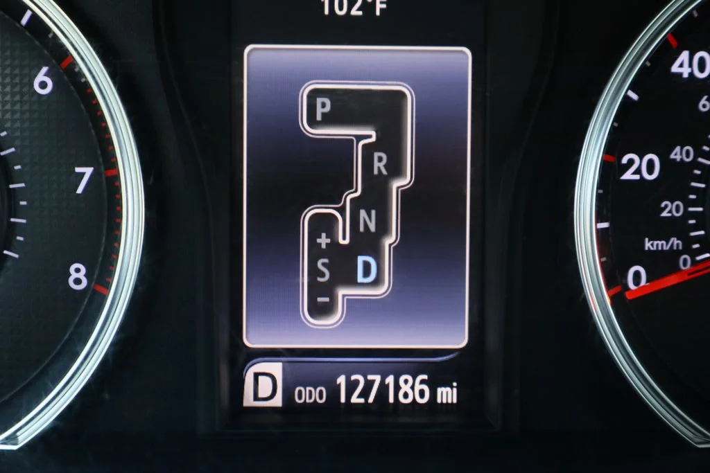 Used 2016 Gray Toyota XSE V6 image 14