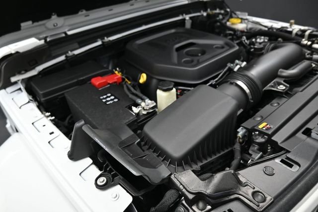 Used 2025 White Jeep Sahara image 41