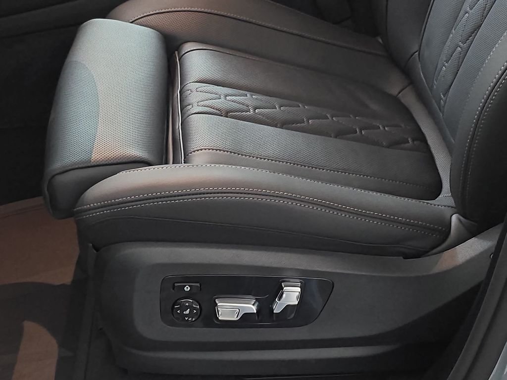 New 2026 Brooklyn Grey Metallic BMW xDrive50e image 28