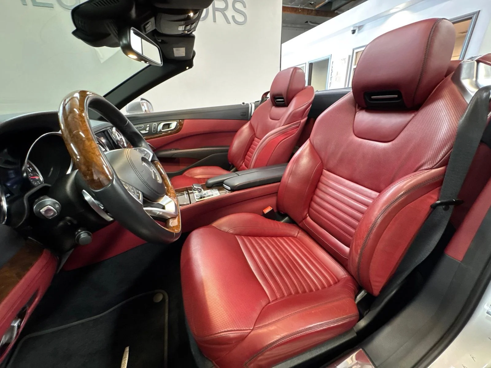 Used 2019 Silver Mercedes-Benz SL 550 image 14
