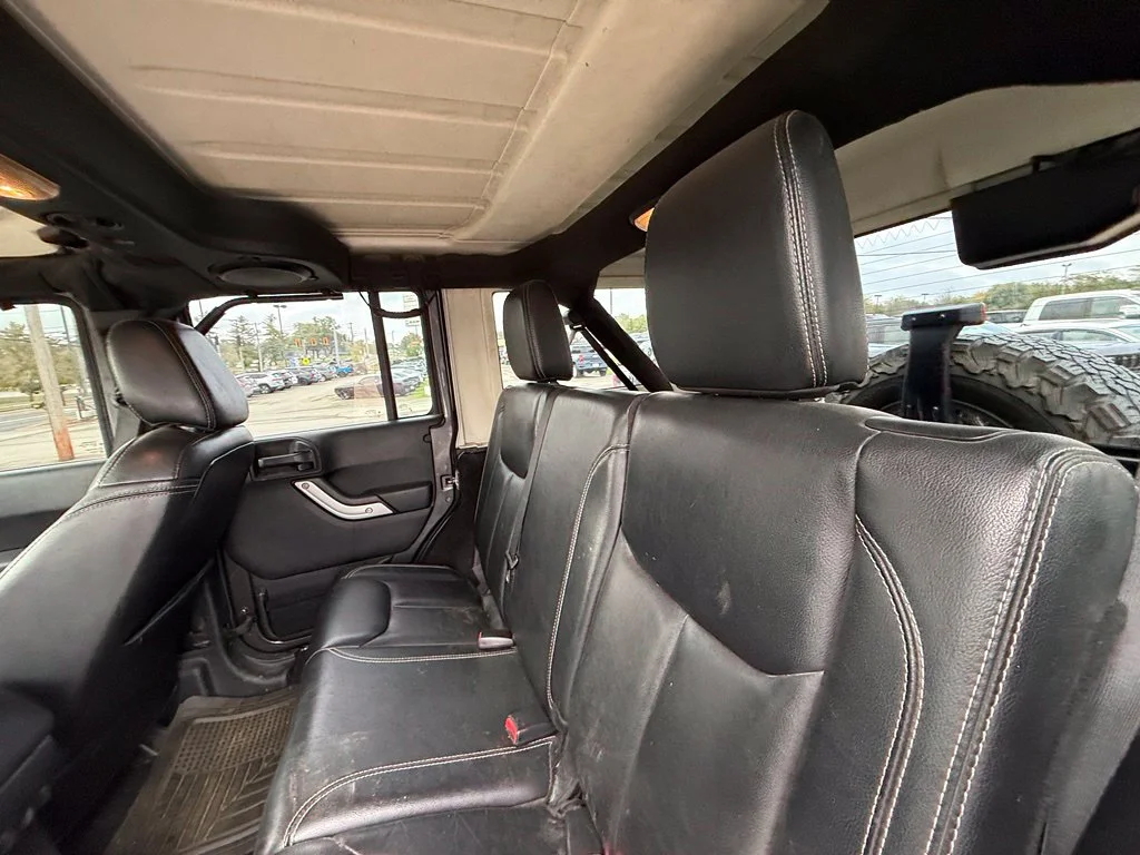 Used 2014 Gray Jeep Unlimited Sahara image 23