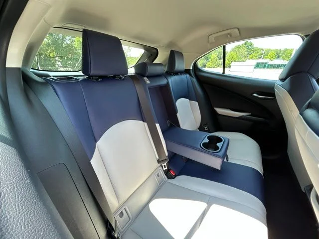 Used 2020 White Lexus 250h Base image 41