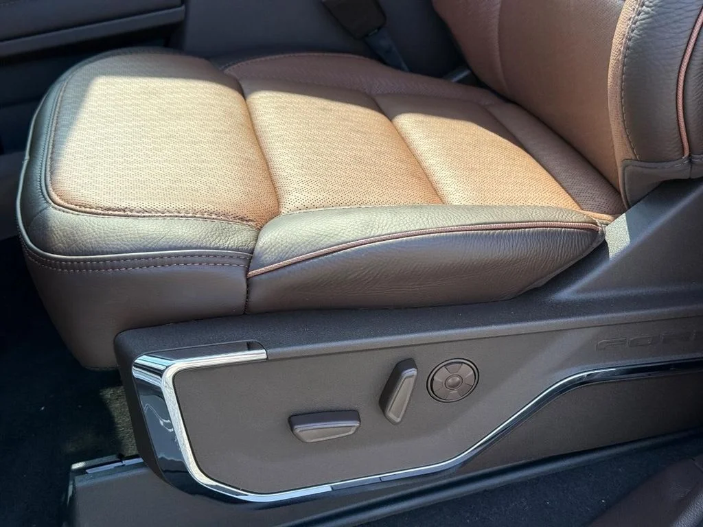 New 2026 Star White Metallic Tri-Coat Ford F-350® King Ranch® image 23