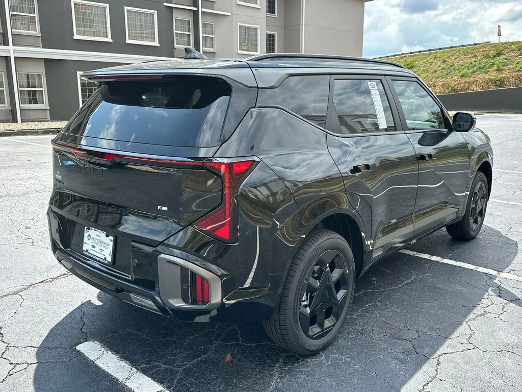 New 2027 Black Kia X-Line S image 7
