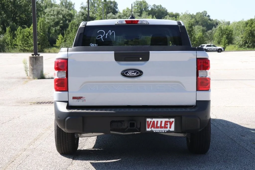 New 2026 Space White Metallic Ford XLT image 8