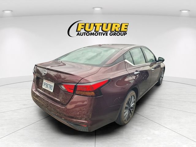 Used 2025 Red Nissan 2.5 SV image 3