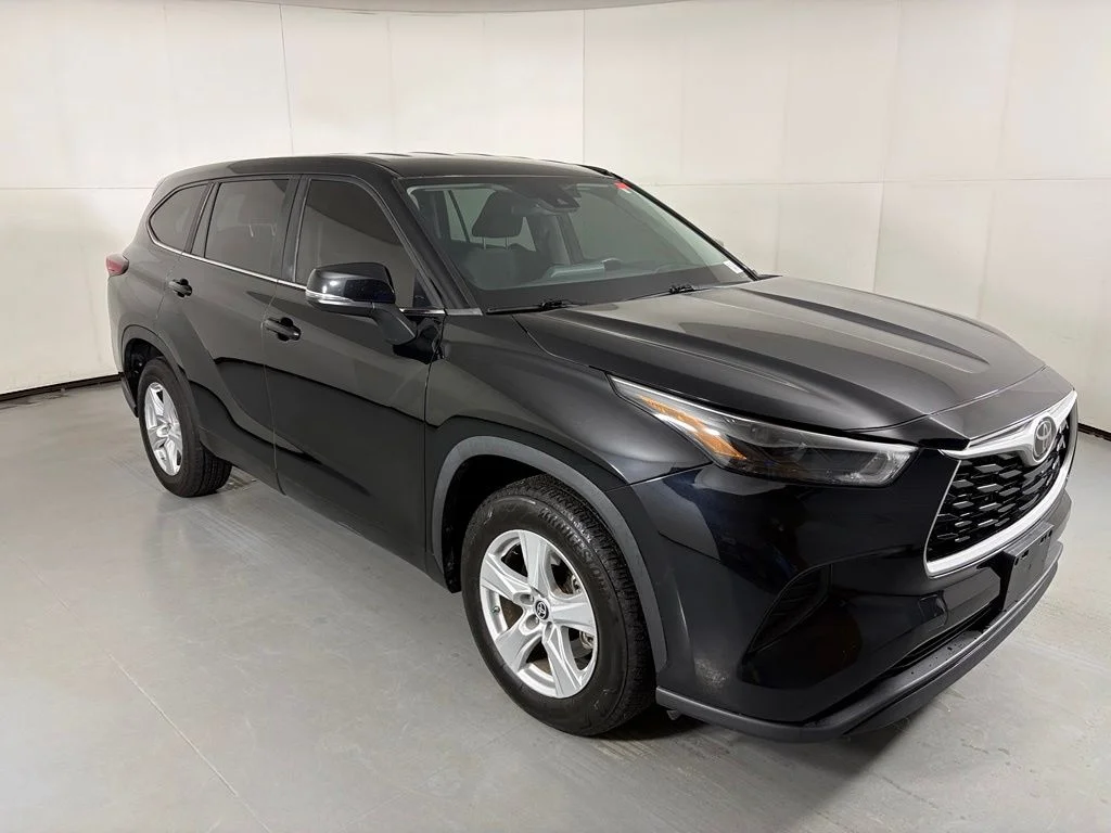 Used 2023 Black Toyota L image 2