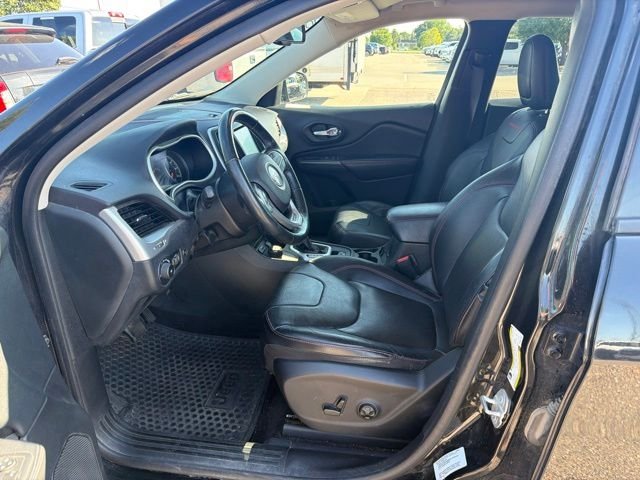 Used 2015 Black Jeep Trailhawk image 5