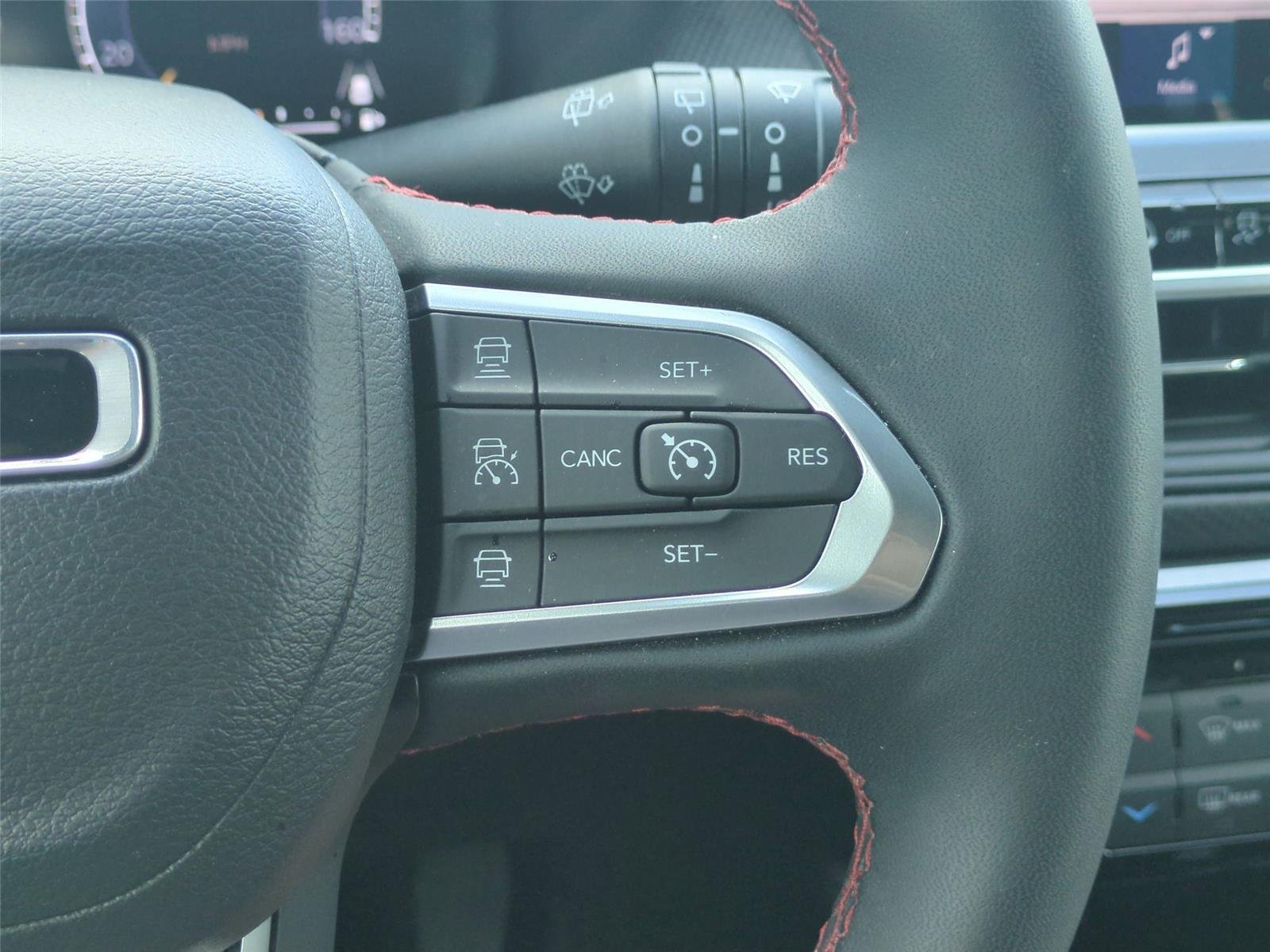 Used 2024 Bright White Clearcoat Jeep Trailhawk image 33