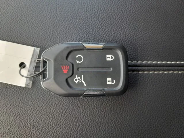 Used 2023 White GMC Denali image 10