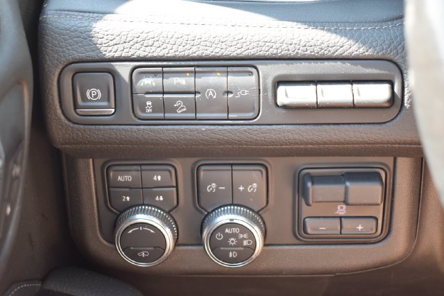 Used 2021 Black GMC Denali image 28