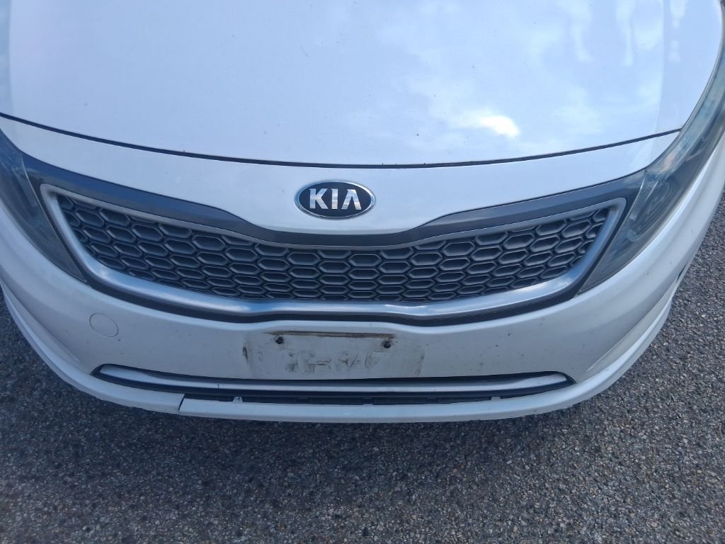 Used 2014 White Kia EX image 15
