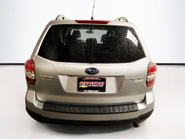 Used 2014  Subaru 2.5i Premium image 7