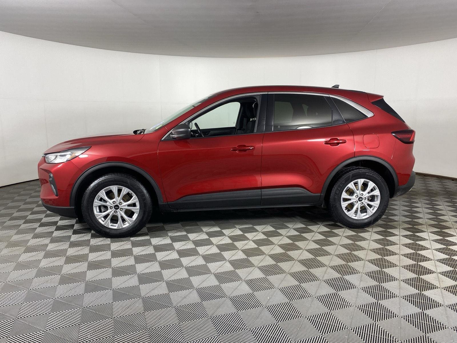 Used 2023 Rapid Red Metallic Tinted Clearcoat Ford Active image 7