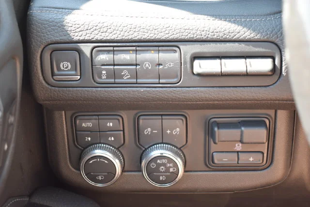Used 2021 Black GMC Denali image 28