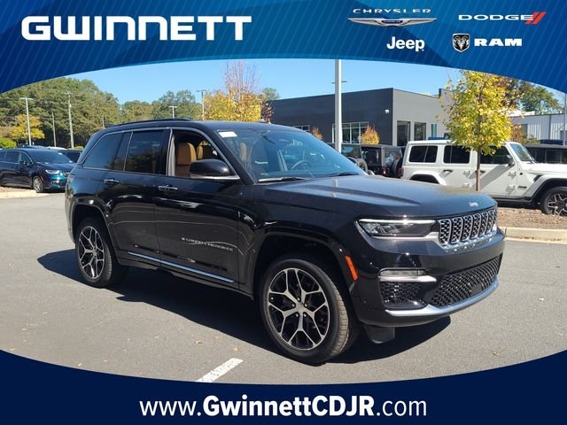 New 2025 Diamond Black Crystal Pearl-Coat Exterior Paint Jeep Summit Reserve image 1