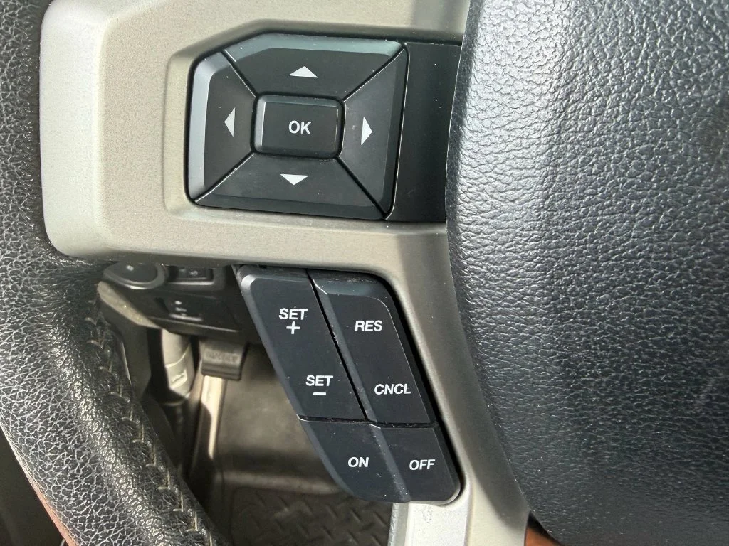 Used 2015 Silver Ford Lariat image 30
