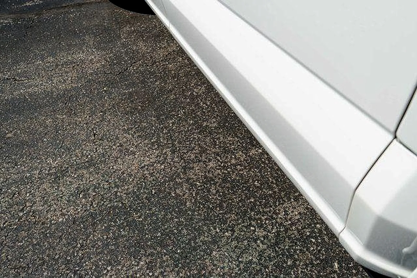 Used 2025 Star White Metallic Tri-Coat Ford Platinum image 9