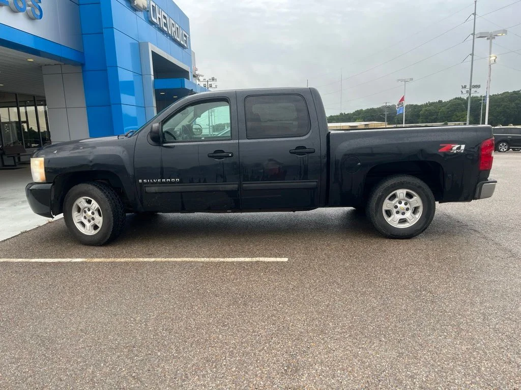 Used 2009 Black Chevrolet LT image 4