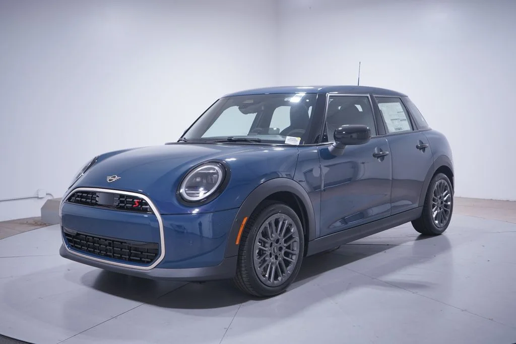 2026 MINI Hardtop Cooper S Signature's photo