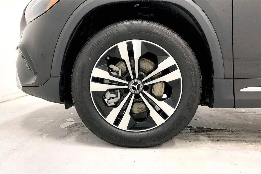 New 2026 Night Black Mercedes-Benz GLA 250 image 23