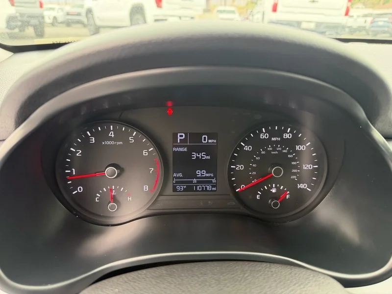 Used 2022 Clear White Kia LX image 9