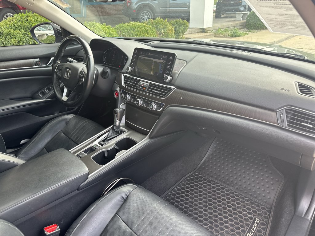 Used 2018 Crystal Black Pearl Honda Touring 1.5T image 6