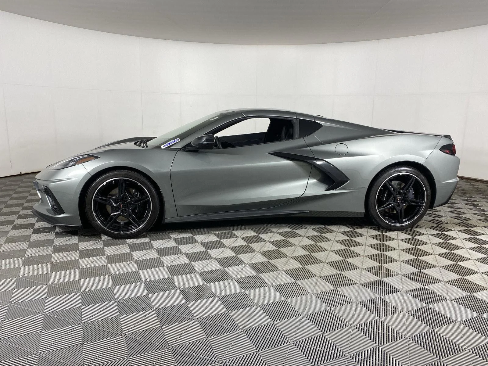 Used 2023 Hypersonic Gray Metallic Chevrolet 2LT image 19