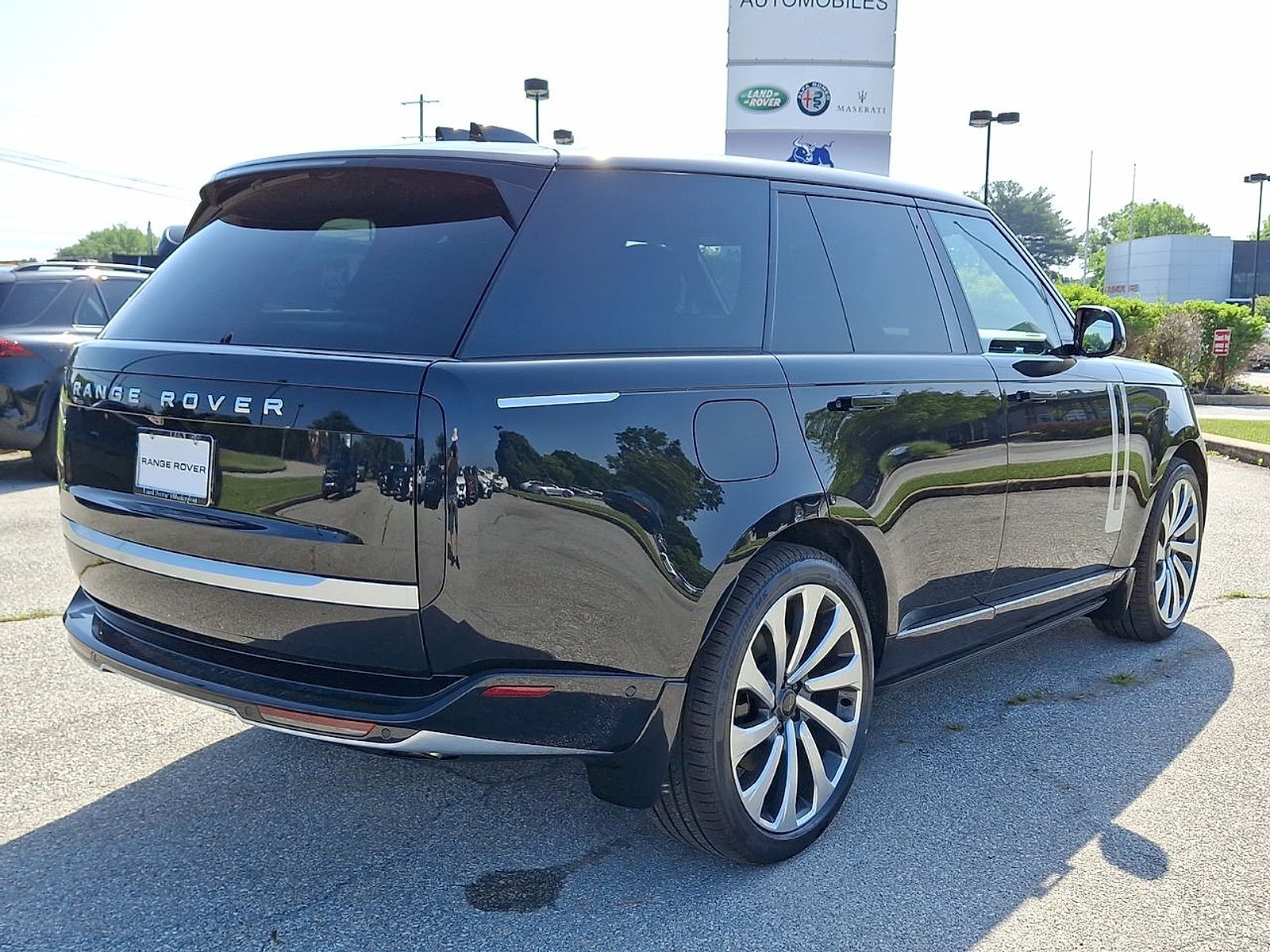 New 2026 Santorini Black LAND ROVER Autobiography image 17