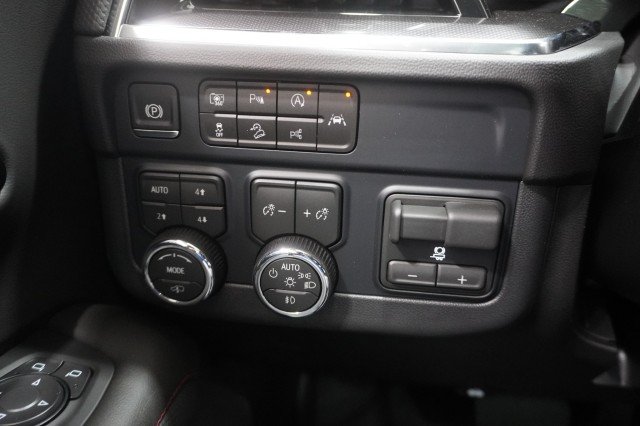 2026 Chevrolet Suburban RST - Photo 36